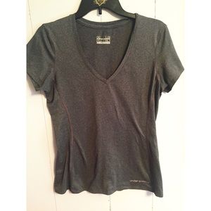✨Under Armour Heat Gear Fitted V Neck Sz Large